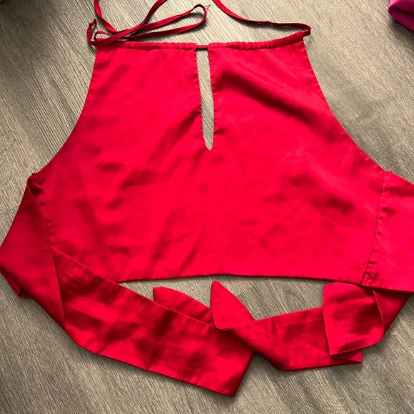 Never wear xs red - Picture 1 of 1
